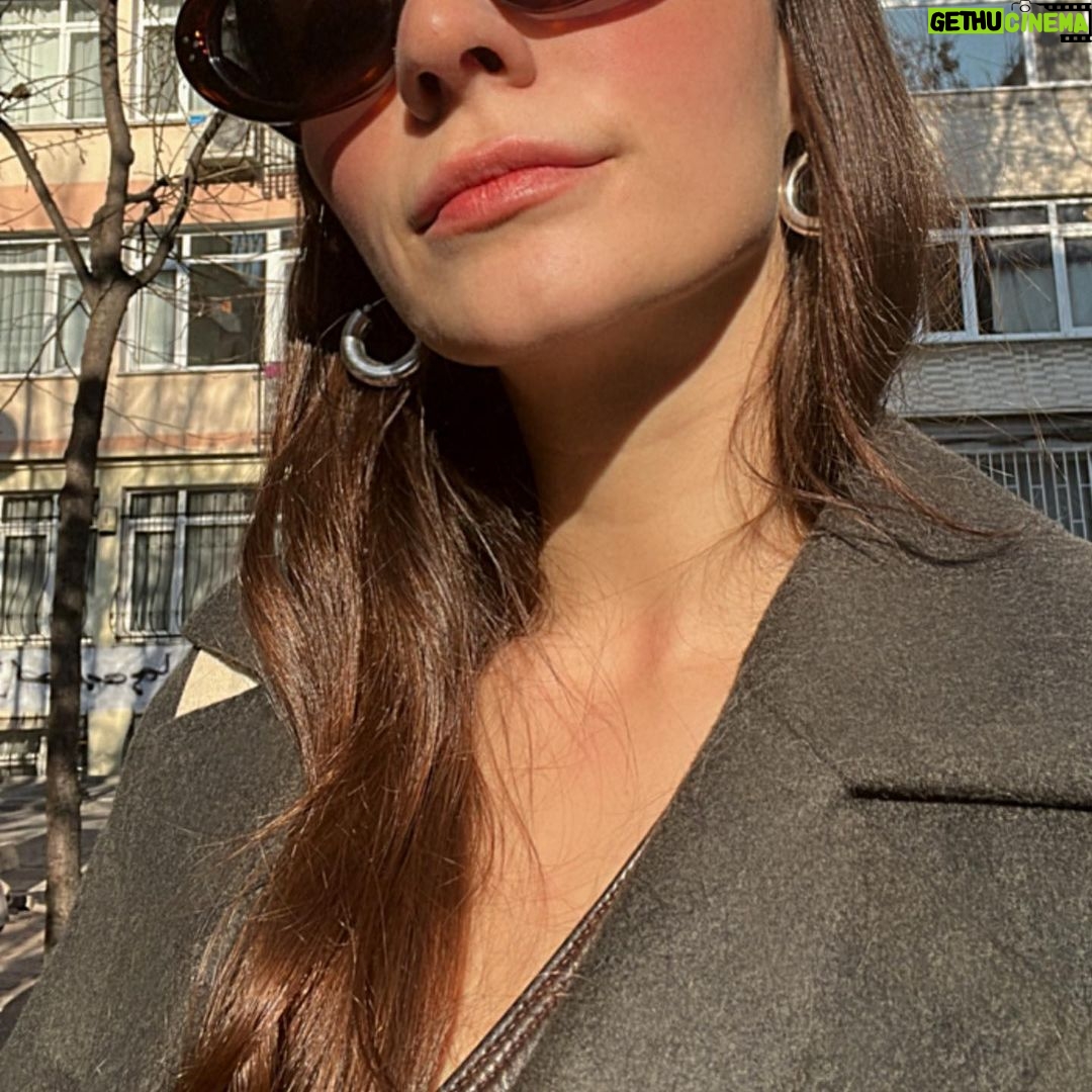 Meriç Aral Instagram - asagi yukari son donem lifestyle sirasiz ve tam olmayan 💅🏼🧿🩻🫧💘🌞✨❤️