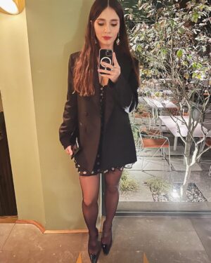 Meriç Aral Instagram - as a wise woman once said “guilty feministlerin el kitabi” dumpi 🪞🪩🫧🌹