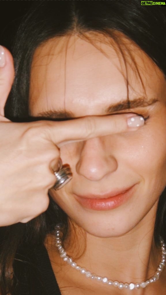 Meriç Aral Instagram - Işıltılı ve de hışırtılı lifestyle 🤎🔮🤎🤎🔮🔮🤎