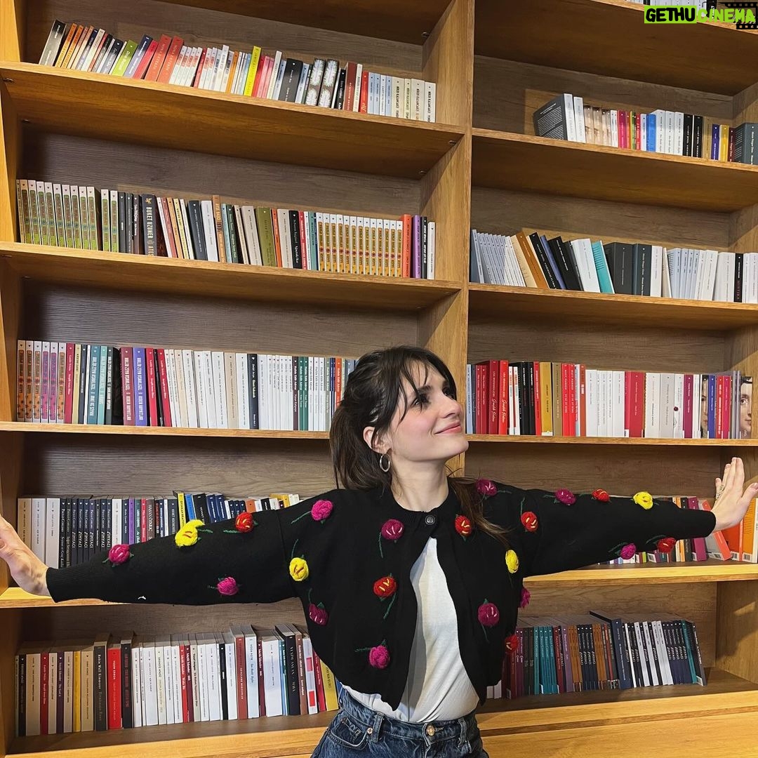 Meriç Aral Instagram - ✨💋son dönem fashion coma ve öpücükler çöplüğü 🔮💜🎀