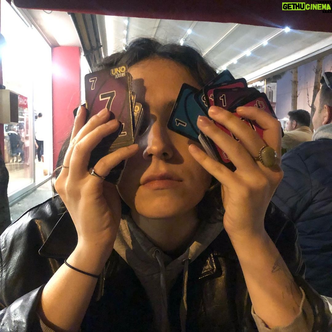MeriΓ§ Aral Instagram - iyi ki dogdun pamuk prenseslik merasimim, ask cicegi bahcem, pembe pullu elbisem, en yakin arkadasim, mizahsorluk esbaskanim, istanbulumun koku, canim bebek kardesim. seni cok cok cok seviyorum ππ§ΏπΈπ«΅π»πͺ©ππͺΈππ§π»ββοΈ