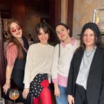 Meriç Aral Instagram - Dün çok tatlıydı sevgili @mubiturkiye ; bunu yine yapalım. Sofia Coppola’nın son filmi #Priscilla bugünden itibaren @mubiturkiye ‘de yayında 💖🎀🎀🩷🎀🎀💖 #davet SalonCuma