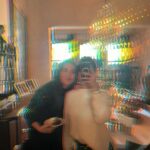 Meriç Aral Instagram - Dün çok tatlıydı sevgili @mubiturkiye ; bunu yine yapalım. Sofia Coppola’nın son filmi #Priscilla bugünden itibaren @mubiturkiye ‘de yayında 💖🎀🎀🩷🎀🎀💖 #davet SalonCuma