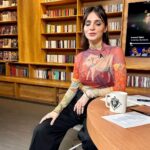 Meriç Aral Instagram - sanayide, cennet sitesinde, karaköy’de bir hayat var ve yaşıyoruz biz onu diyorum size 🌀🕯️🌀🌀🔮🔮🌀🌀🌀🔮🔮🕯️