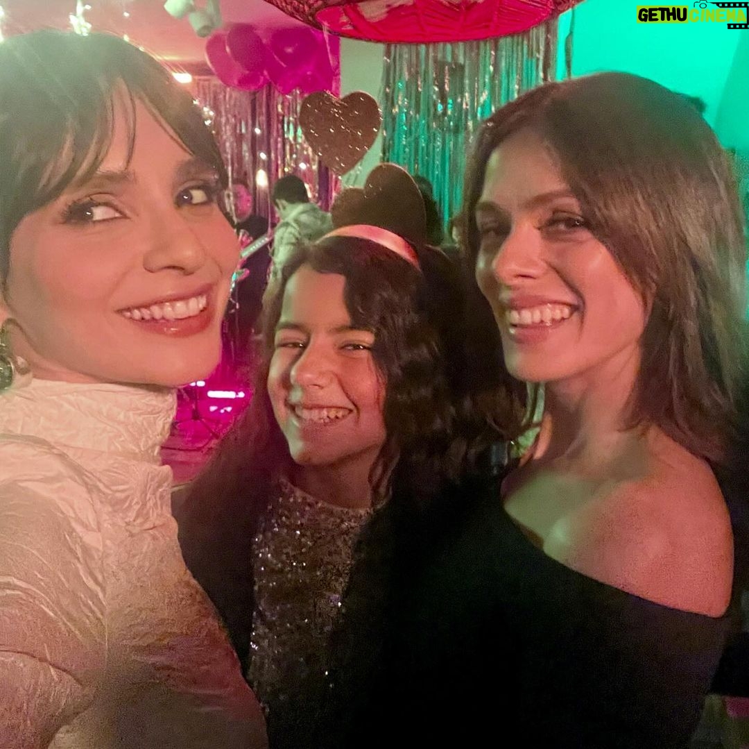 Meriç Aral Instagram - sanayide, cennet sitesinde, karaköy’de bir hayat var ve yaşıyoruz biz onu diyorum size 🌀🕯️🌀🌀🔮🔮🌀🌀🌀🔮🔮🕯️