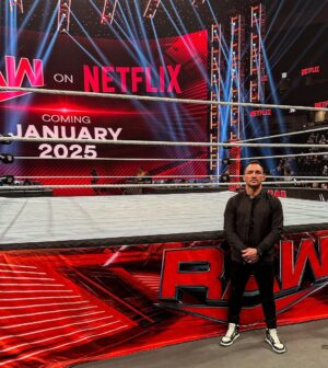 Michael Chandler Instagram - Trusted with the 🎤
-
Walk On.
-
See you at the top!
.
.
.
.
#wwe #wweraw #UFC #tkogrp