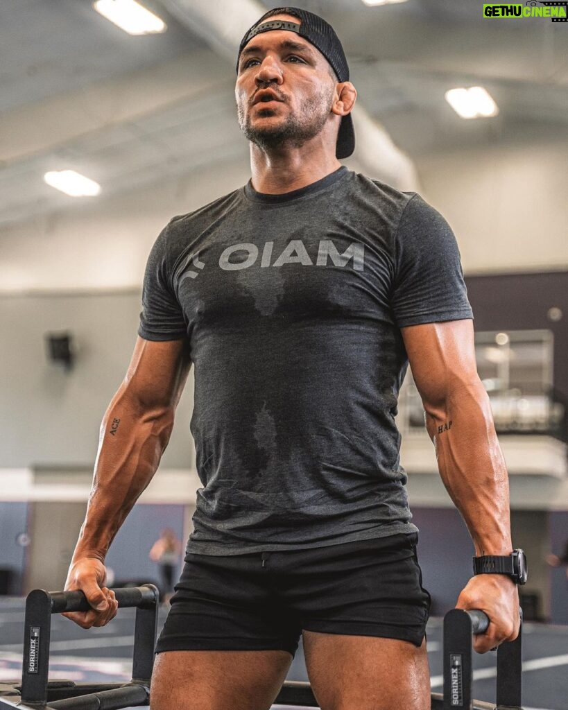 Michael Chandler Instagram - Why we pursue something is more important than what we pursue. Keep pursuing. - It’s almost that time to make a resolution for change. My full supplement stack is with @oiamperformance - get it! - Walk On. - See you at the top!