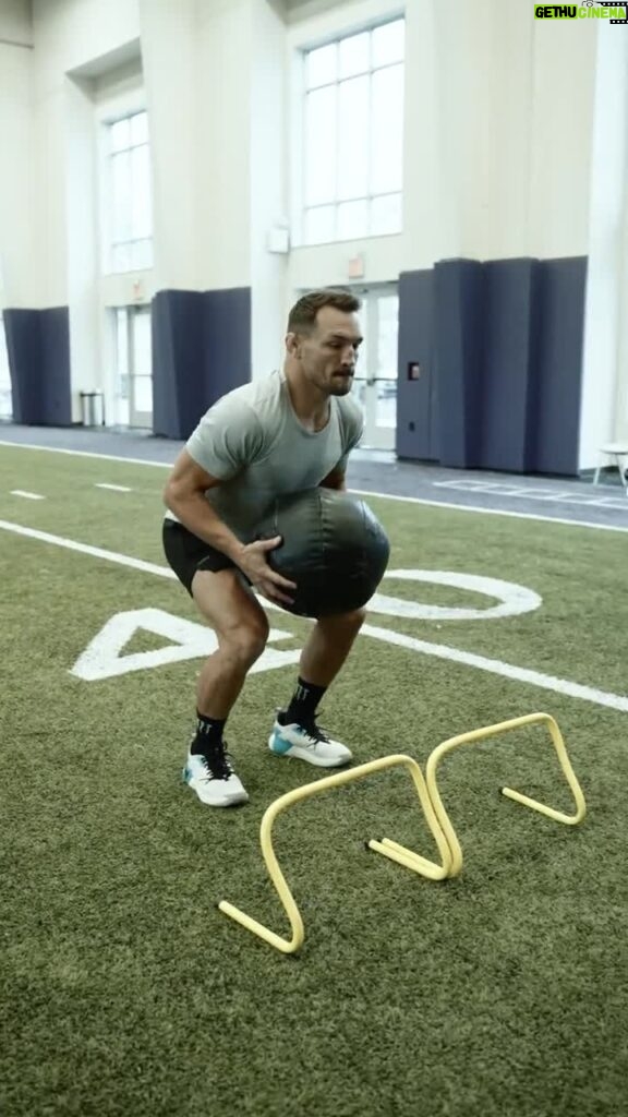 Michael Chandler Instagram - #workoutoftheday - speed and explosiveness is the name of the game. - Walk On. - See you at the top!