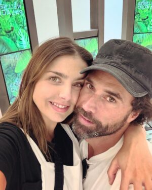 Michelle Renaud Instagram - Estar embarazada es muy bonito… pero alrededor de ellos es mágico ❤️🤰🏻