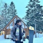 Mike Angelo Instagram - คลิปสุดท้ายบอกเลยหัวทิ่มไปไม่รู้ตั้งกี่รอบ มือใหม่คับคราวหน้าเอาใหม่นะ🤭🥶 . . . #m1keangelo #reels #reelsinstagram #fyp #fypシ #foryoupage #foryou #asian #instagram #instagood #ไมค์พิรัชต์ #snowboarding #ski #winter
