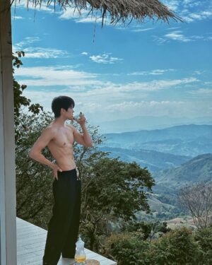 Mike Angelo Instagram - ดอยช้างหนาวมาก💙🥶 

#BalaVillaDoichang #บาลาวิลล่าดอยช้าง