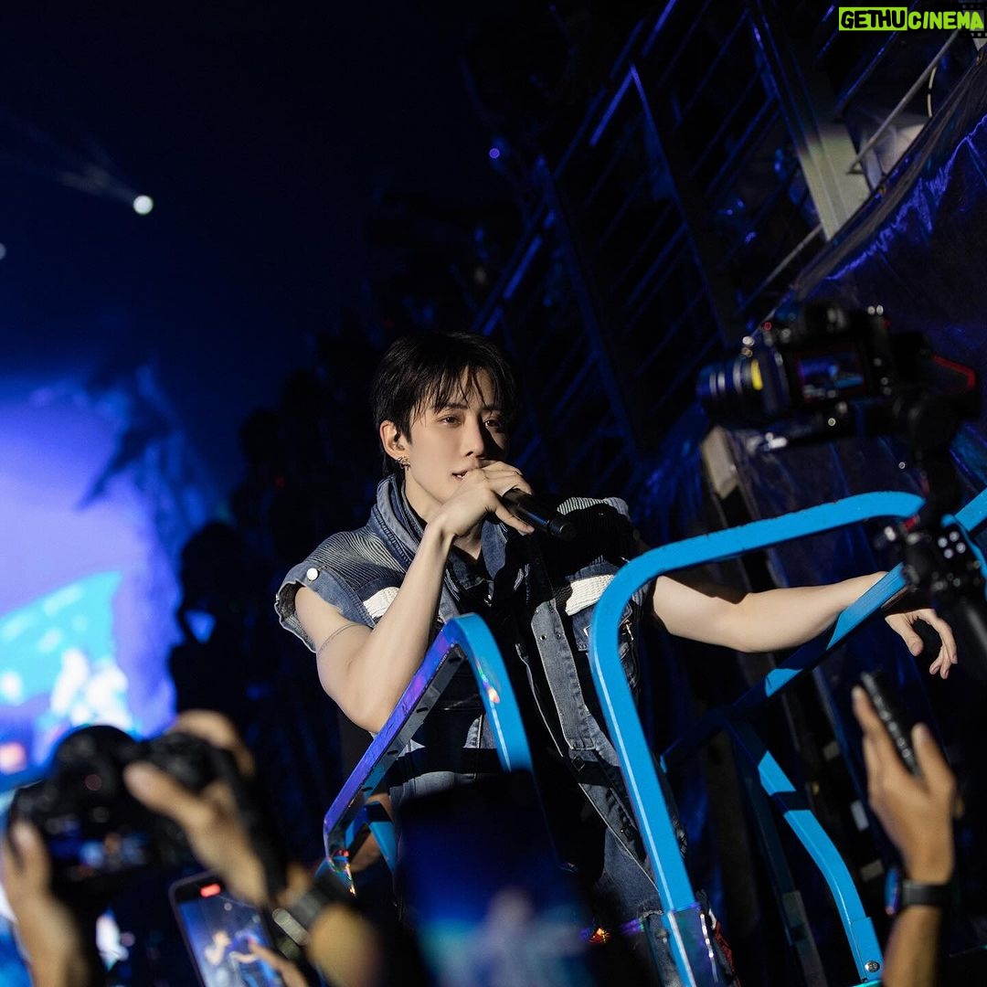 Mike Angelo Instagram - ยังมูฟออนไม่ได้เลยทำไงดี🖤 #golfmike #กอล์ฟไมค์ #golfmikebouncetothefutureconcert #golfmikefirstreunion Bangkok, Thailand