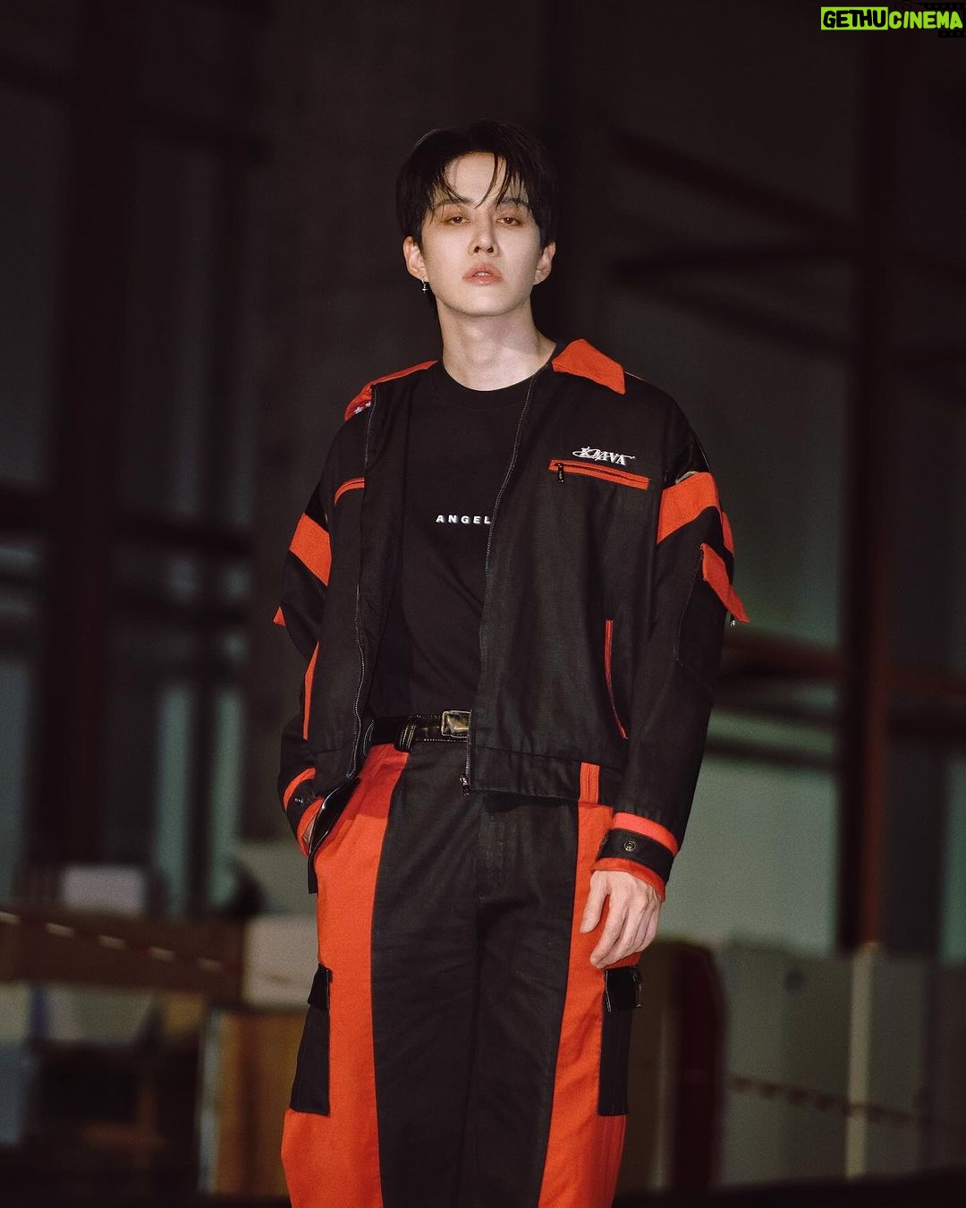 Mike Angelo Instagram - โซเดี่ยมคลอไรด์ เดียวดาย call me 🤣 ❤️🖤❤️🖤 @angelico_official coming soon… . . . . #m1keangelo #reels #reelsinstagram #fyp #fypシ #foryoupage #foryou #asian #instagram #instagood #ไมค์พิรัชต์ #angelico Bangkok, Thailand