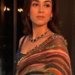 Mira Rajput Instagram - Do you all remember the times we would plan our outfits for a Friday night on Wednesday after a group call with the girls and spend hours getting ready.. Fast forward to styling, hair & makeup and photo shoots.. I really miss the thrill and joy of doing everything myself, especially because I enjoy discovering makeup and I’m pretty good with my hair (somebody once challenged me to iron my baby hair with my eyes closed.. and I’m never one to reject a challenge😉) So last night I decided to go back to a true DIY.. soft & subtle just the way I like.. and nothing like a quick Portrait mode burst. What I absolutely love most is selecting jewellery for I really feel it reflects one’s mood and lifts an outfit. I spend much more time finding the right accessories till it feels just right. Jewellery for me isn’t about what’s trendy, but far more personal. A simple tanzanite and polki Victorian style set from @amrapalijewels was my pick (I wore similar earrings the last time I wore this sari) and a tanzanite and rosecuts ring from my personal collection. What do you think? ❣️