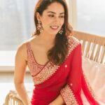 Mira Rajput Instagram – Galli mein chand nikla 🌙

Custom @punitbalanaofficial draped by my favourite @dolly.jain 
@amrapalijewels @thepinkpotli 

@mohitrai @ruchikrishnastyles @hairbysanjanag 

📷@nupuragarwal__