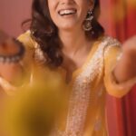 Mira Rajput Instagram - I love discovering and shopping from homegrown brands! Come along as I showcase some of the stunning pieces from @houseofchikankari.in ✨ House of Chikankari’s new festive collection has arrived, and it’s a celebration of craftsmanship, heritage, and sheer beauty. Intricate artistry, delicate embroidery, and a touch of tradition – these pieces are like poetry on fabric. Don’t miss out on visiting www.houseofchikankari.in to discover the collection. Let’s dive in together! 💫