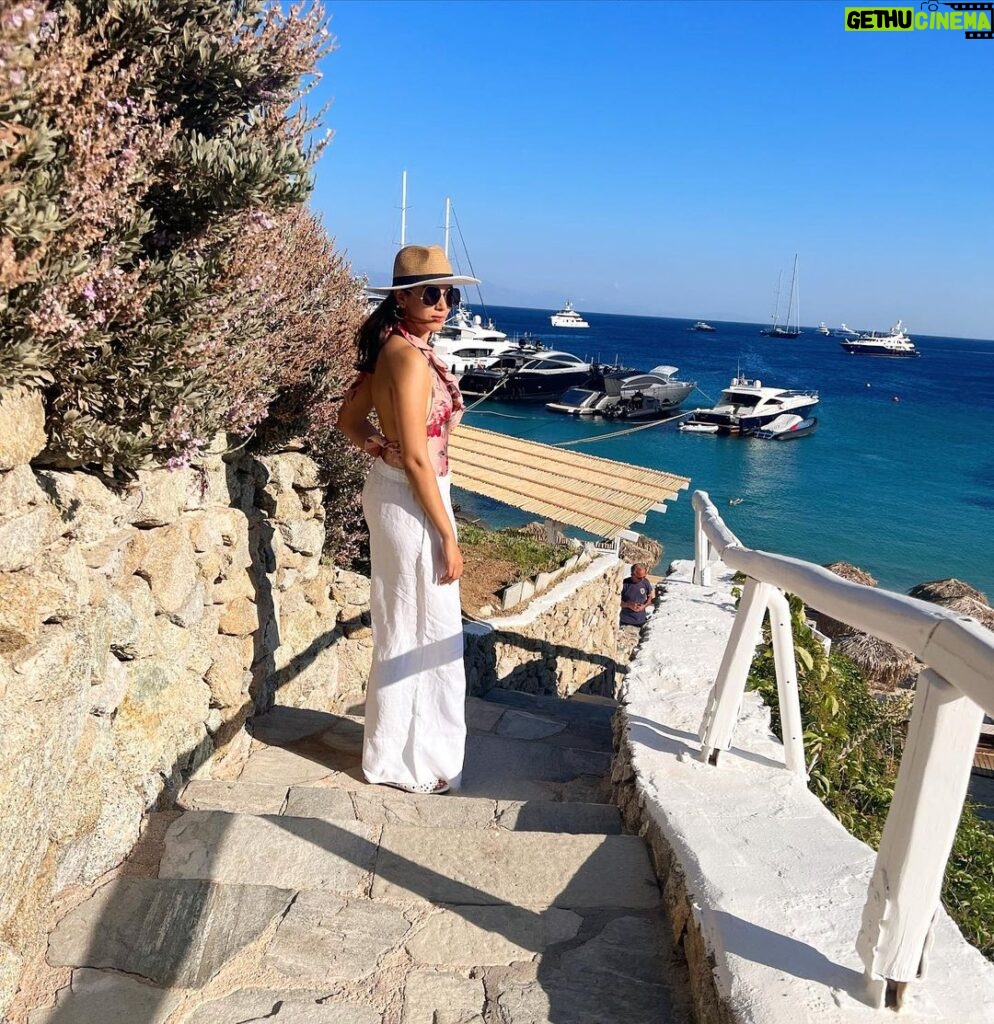 Mira Rajput Instagram - Postcard from Greece 🇬🇷