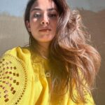 Mira Rajput Instagram - What my phone sees when I see my phone #unfortunateappendage