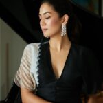 Mira Rajput Instagram - “Life is like a piano; what you get depends on how you play it” 🎼