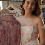 Mira Rajput Instagram - Extend the Life of Your Wardrobe with @koparo.clean Fabric Conditioner! 🌿✨ Embrace the mantra of wear, not waste.Now with Koparo, wear, cherish, repeat. 💖 Explore the magic at www.koparoclean.com! #WearNotWaste #LongLastingSoftness #KoparoCare #SustainableFashion #Collab #MiraxKoparo