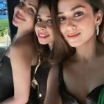 Mira Rajput Instagram - Your best friends always sticking up for you 🎶