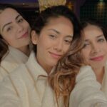 Mira Rajput Instagram - Your best friends always sticking up for you 🎶