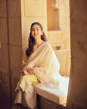 Mira Rajput Instagram - Haso, jiyo, muskurao..