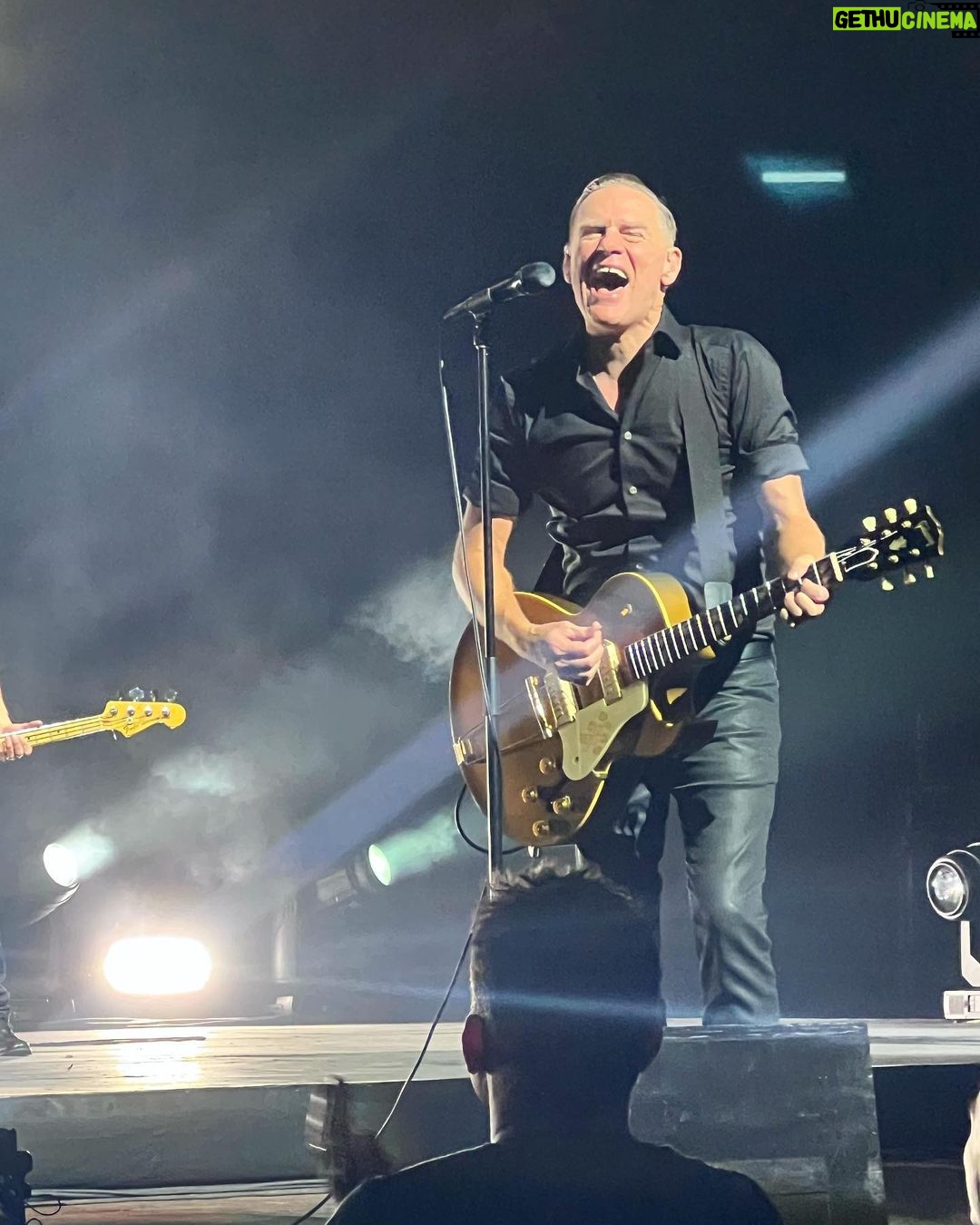 Mira Rajput Instagram - The one right on top of my bucket list ✔️ @bryanadams what a rockstar!!!! My sisters’ tapes playing in the background while I grew up, it almost feels like @bryanadams was the soundtrack of my childhood. The only music I remember. So even though it’s past my time, it’s from the past of my time. I sing the songs like they’re the beat in my bones. And before I knew it I became that die-hard fan. The energy, the vibe, the way the crowd sang before he could even start. And now that the times are changing.. look at everything that’s come and gone.. I couldn’t believe it, I still can’t believe it. I don’t think I ever will. Star Theatre Singapore