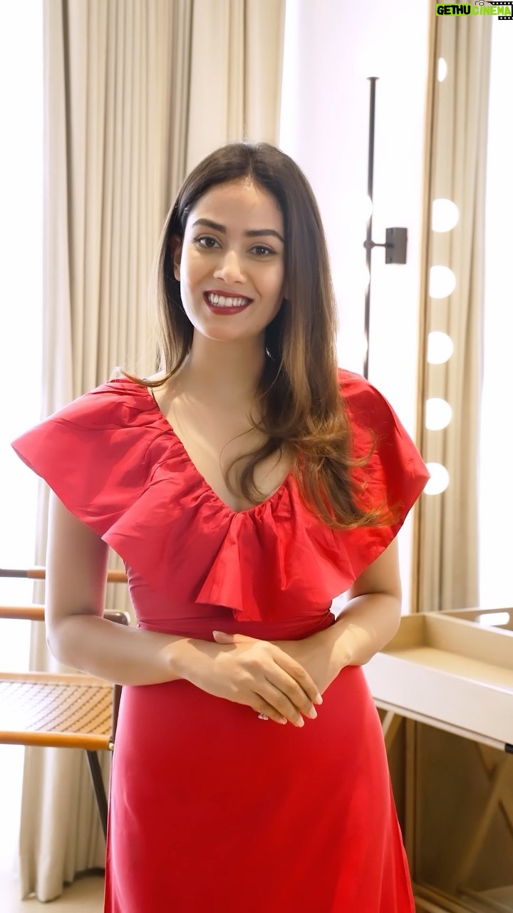 Mira Rajput Instagram - #collab When I can have it all, why choose? From reward points that never expire, invite to exclusive luxury events, global concierge service, easy lounge visits - you get it all with HSBC Premier Mastercard Credit Card. I am totally in awe of this card, I am sure you’ll be too. Click here to start your exclusive banking journey - http://grp.hsbc/pr_mira #HSBCPremier #HSBCIndia #OpeningUpAWorldOfOpportunity