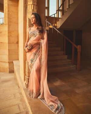 Mira Rajput Instagram - Jashn-e-bahaara 🪷

📸 @sheldon.santos