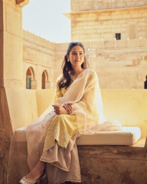 Mira Rajput Instagram - Haso, jiyo, muskurao..
