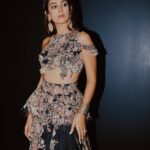 Mira Rajput Instagram - An elephant whispered in my ear For @nmacc.india #IndiaInFashion with the one who is the epitome of Fashion in India @anamikakhanna.in Special credit to the most beautifully crafted earrings by @eonjewellery. A confluence of fashion and culture - Diamond elephants trumpeting against a backdrop of gold lotus jaal.