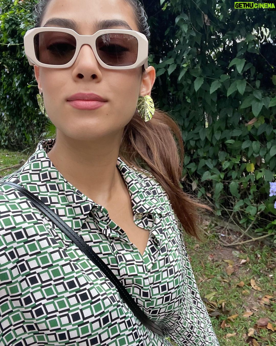Mira Rajput Instagram - Looking like a Starbucks cup in a heritage Singaporean Black & White House