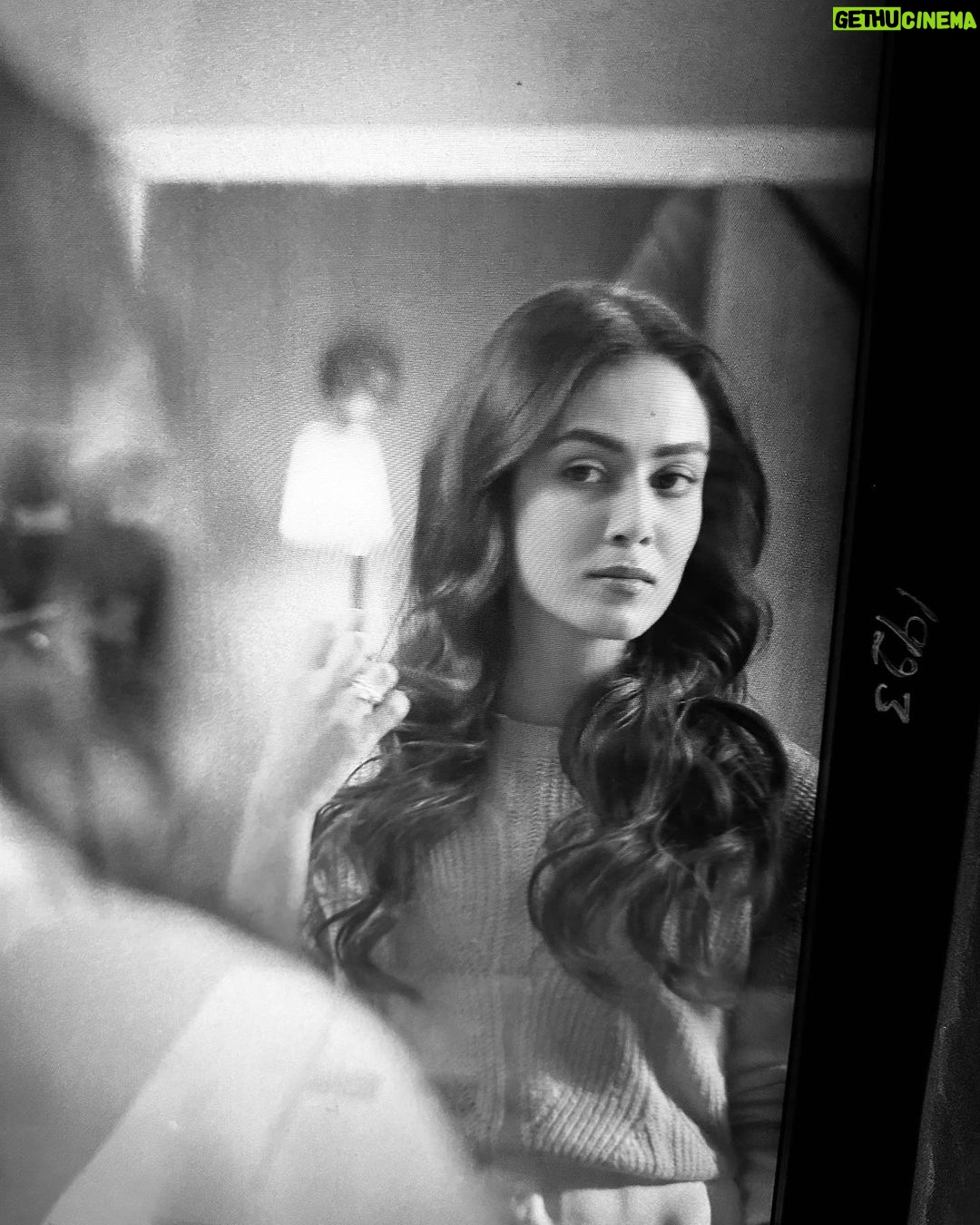 Mira Rajput Instagram - He clicks nice pictures right? #browniepoints for Mr K