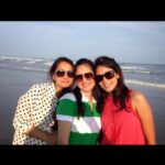 Mira Rajput Instagram - Biggest-tightest-birthday-squeeze for the bestest, kindest big sister! Friend, confidant, official committee head of all family committees, the masi who loves giving personalised gifts and most of all pure heart— It is impossible to love you back the way you love everyone around you; your kindness, thoughtfulness and selflessness can never be matched. You are the strength of our family and the one who keeps it warm! And when we all count our blessings we count you twice. Salud ! 😜 Now that it’s out of the way — Happy 40’s!!!