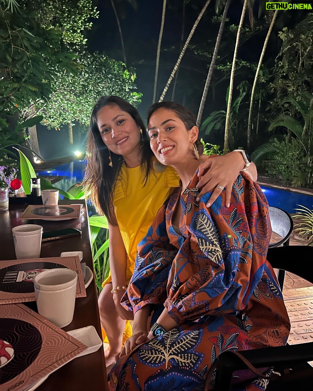 Mira Rajput Instagram - Biggest-tightest-birthday-squeeze for the bestest, kindest big sister! Friend, confidant, official committee head of all family committees, the masi who loves giving personalised gifts and most of all pure heart— It is impossible to love you back the way you love everyone around you; your kindness, thoughtfulness and selflessness can never be matched. You are the strength of our family and the one who keeps it warm! And when we all count our blessings we count you twice. Salud ! 😜 Now that it’s out of the way — Happy 40’s!!!