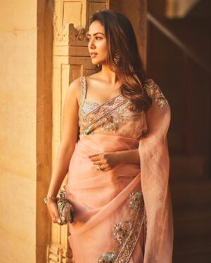 Mira Rajput Instagram - Jashn-e-bahaara 🪷

📸 @sheldon.santos