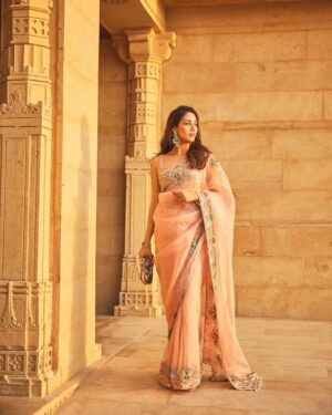 Mira Rajput Instagram - Jashn-e-bahaara 🪷

📸 @sheldon.santos