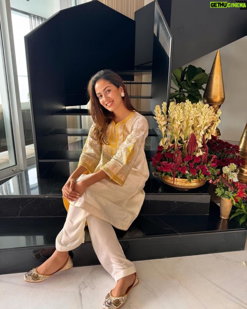 Mira Rajput Instagram - Happy Dhanteras! Lord Dhanvantari, according to Hindu traditions, emerged during Samudra Manthana, holding a pot full of amrita (a nectar bestowing immortality) in one hand and the sacred text about Ayurveda in the other hand. Celebrating the magic & wisdom of Ayurveda and wishing you all good health in abundance 💛