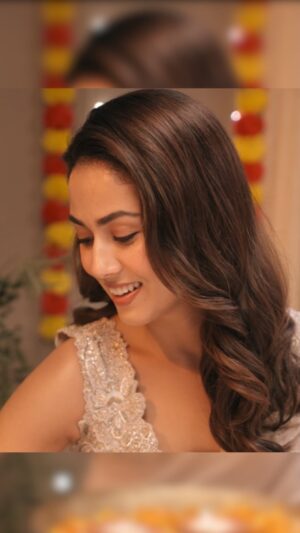Mira Rajput Instagram - Who knew having an Orion Choco-Pie could make my Diwali so much better?
This Diwali, gift the Orion Choco-Pie Festive Pack to make your friends & family
feel special too. Because it’s #TraditionKaNayaSwaad!
#OrionChocoPie #ChocoPie #TraditionKaNayaSwaad #diwaligifting