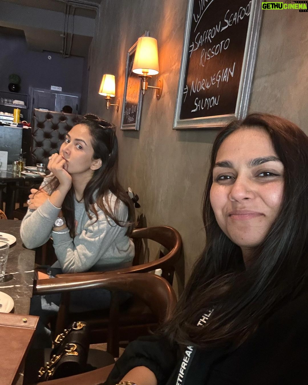 Mira Rajput Instagram - Yoohoo hi family 🤩