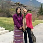 Mira Rajput Instagram - Bhutan : The People’s Kingdom. So grateful to have met His Majesty The King @kingjigmekhesar and Her Majesty The Gyaltsuen of Bhutan and spent time on many occasions during our stay.. Their warmth, humility and generosity envelopes one into the comfort of chatting and interacting candidly. Yet their pride for the country,their people & its heritage reminds one of their innate regality.