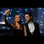 Miray Daner Instagram – Biraz da kamera arkası 🎬 Emeği geçen herkese teşekkürler 🤍
@rutkayozis @mutluahmet.sinan @aynnur @simgebirben 🌟
(Bütün gün bizimle ilgilendiği için maşasını bile tamamlayamadan, saçının yarısı düz yarısı dalgalı bir şekilde aramızda olan @berilvaroll en büyük teşekkür sana 🙌🏻)