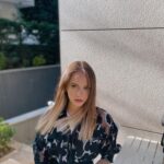 Miray Daner Instagram – Bir kahve içip çıkacağım ☕️