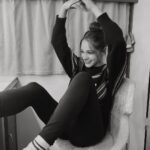 Miray Daner Instagram – Yerinde duramayanlarda bugün 🙆🏼‍♀️