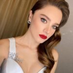 Miray Daner Instagram - Sağlıkla,umutla gel 2021!✨Herkese mutlu yıllar dilerim♥️