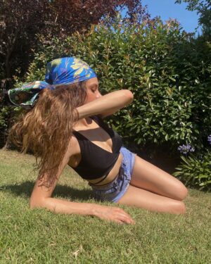 Miray Daner Instagram - Summer vibes 🌿