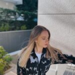 Miray Daner Instagram – Bir kahve içip çıkacağım ☕️