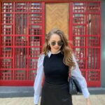 Miray Daner Instagram – Yürüyorum sana doğru 🏄🏼‍♀️