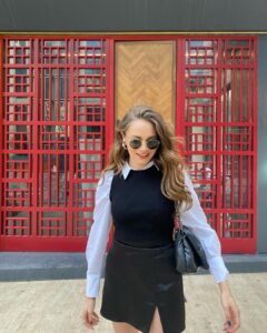 Miray Daner Instagram - Yürüyorum sana doğru 🏄🏼‍♀️